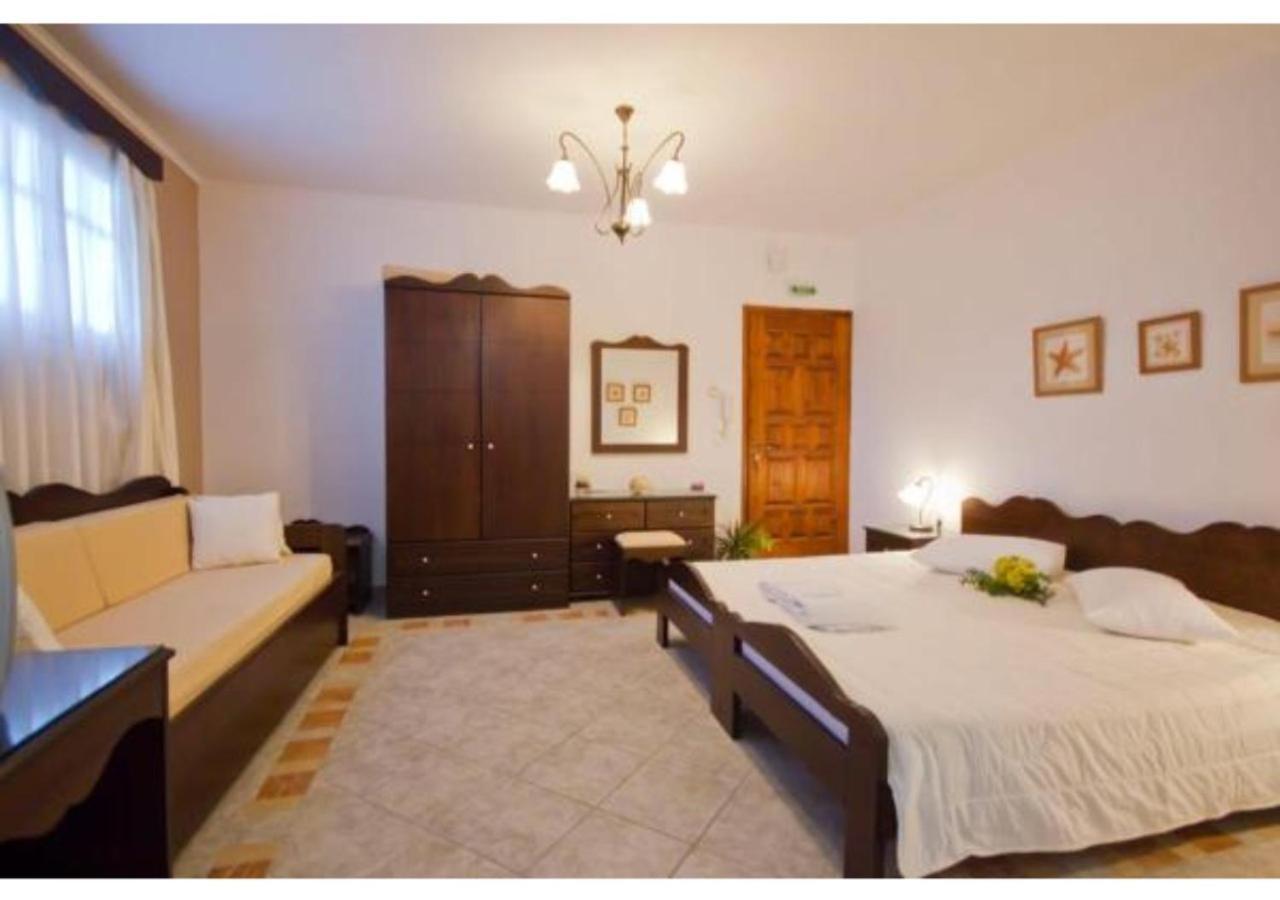 Apartments With View 아다마스 외부 사진