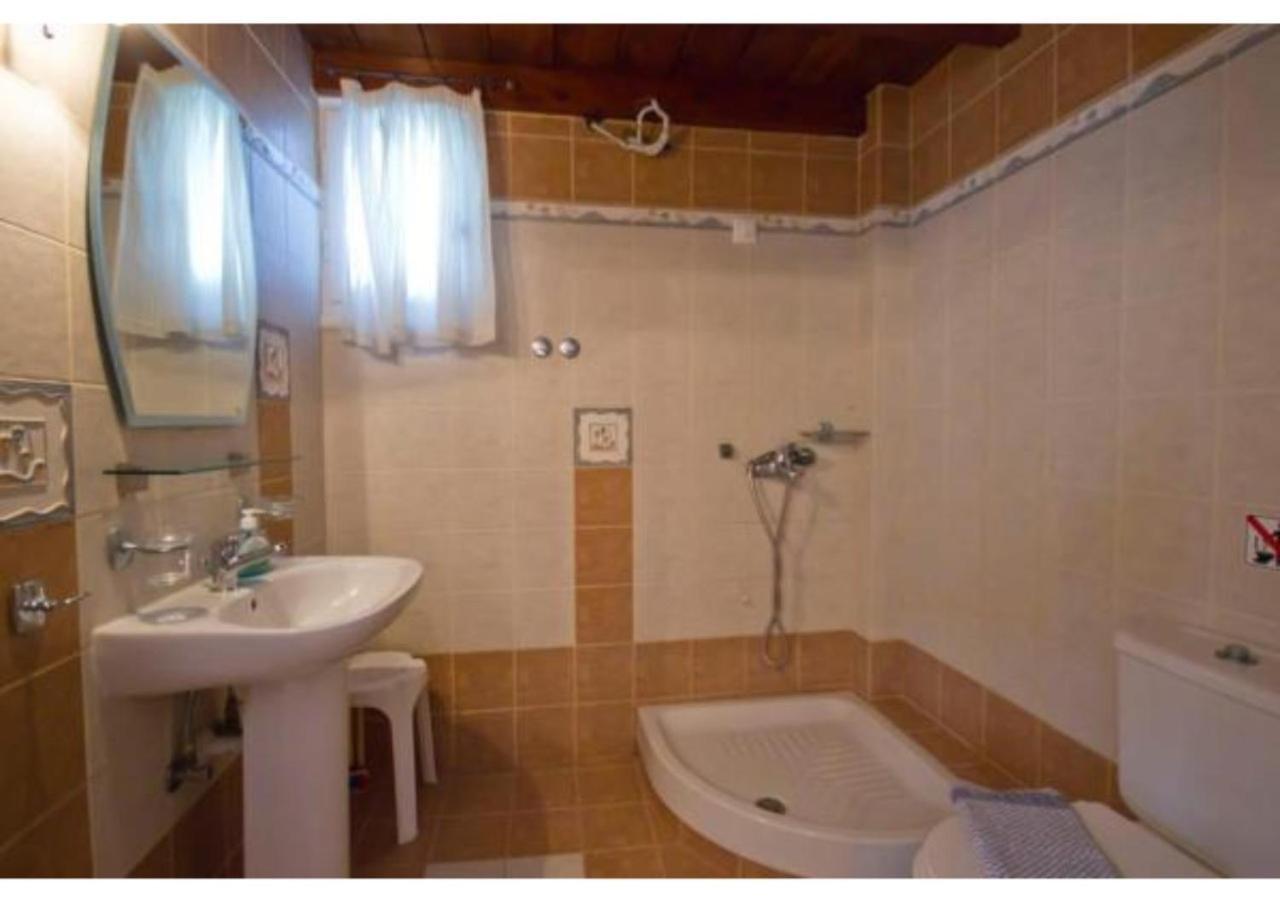 Apartments With View 아다마스 외부 사진